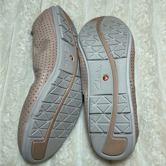 Clarks Unstructured Ballet Flats - Picture 3 of 3